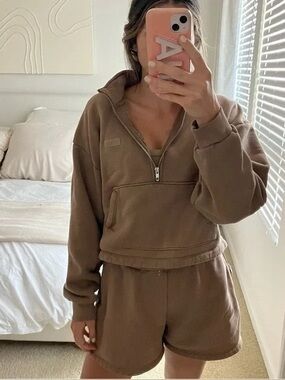 Set Active Cozy Half-Zip Sweatshirt & Shorts Set - Brown